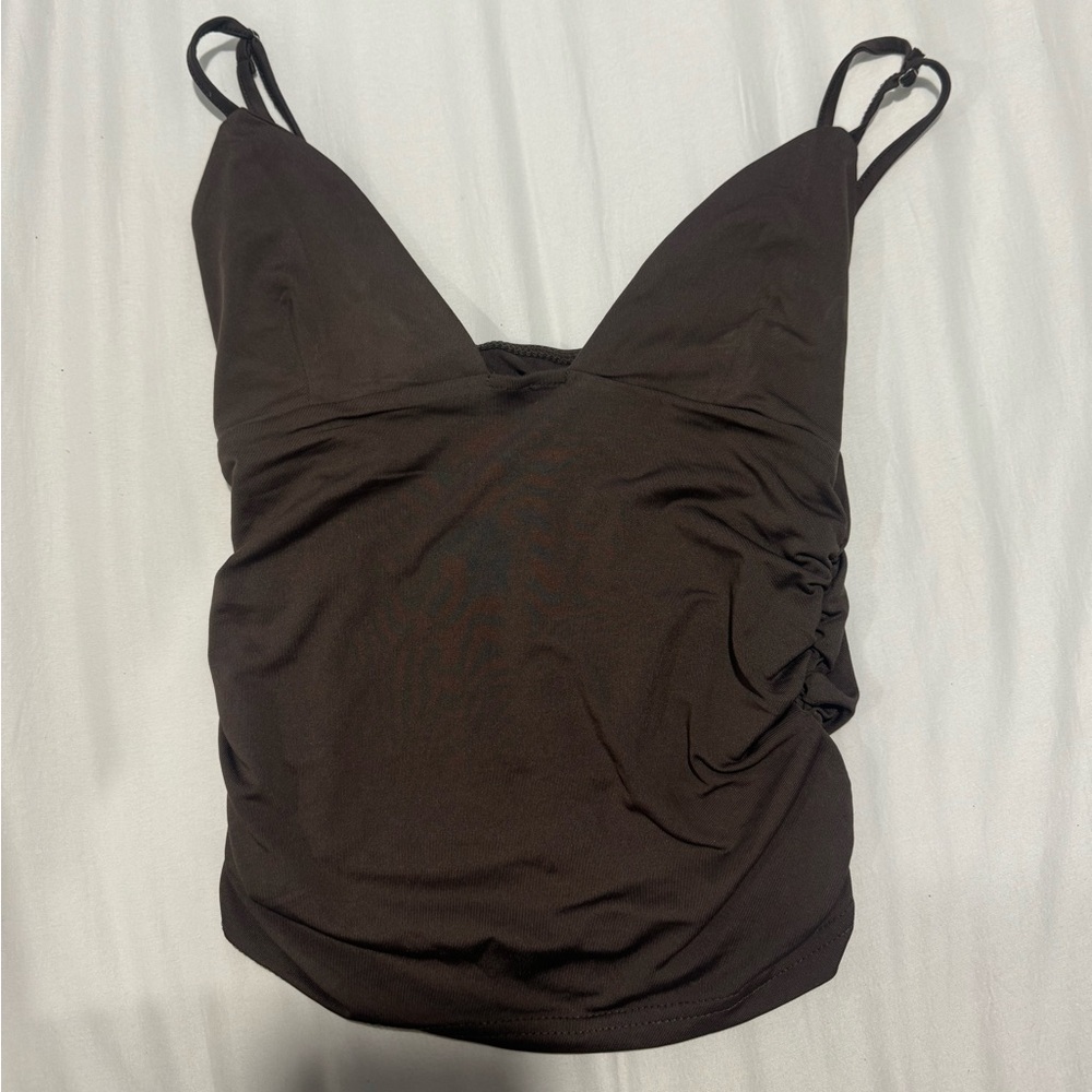 Solid Ruched Backless Cami Top - Picture 4 of 5